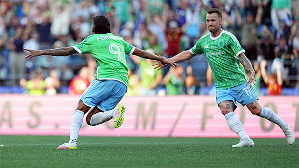 Jesus Ferreira Celebrates in Seattle Kit 