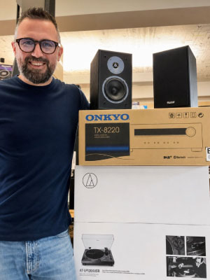 Happy customer with an Onkyo TX-8220