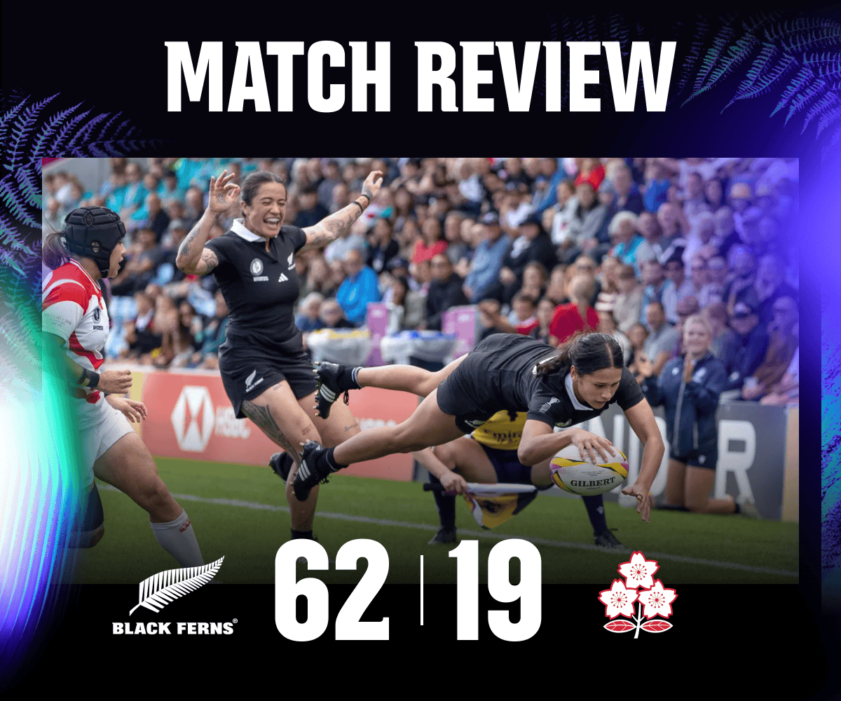 Black Ferns player scoring and celebrating a try 
