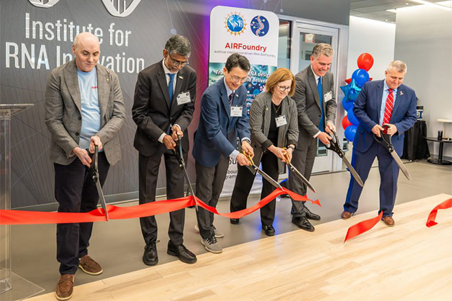 (From left) Drew Weissman, Roberts Family Professor in Vaccine Research; Vijay Kumar, Nemirovsky Family Dean of Penn Engineering; Daeyeon Lee, Russell Pearce and Elizabeth Crimian Heuer Professor in Chemical and Biomolecular Engineering and the facility’s director; Susan Marqusee, head of NSF’s Biological Sciences Directorate; David F. Meaney, Solomon R. Pollack Professor in Bioengineering and Penn’s Vice Provost for Research; and Pennsylvania State Senator Frank A. Farry. (Image: Courtesy of Penn Engineering)