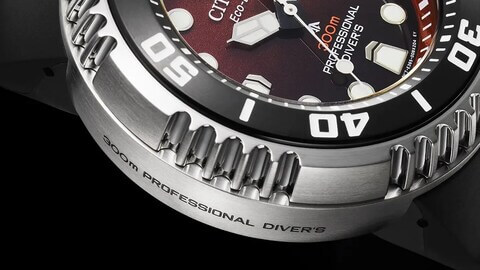 Citizen’s Seriously Capable Diver Stays Juiced Up for a Shockingly Long Time