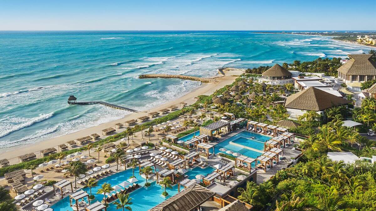Playa Del Carmen All-Suite Glamour with Daily Breakfast, Daily US$200 Resort Credit & Waterpark Entry