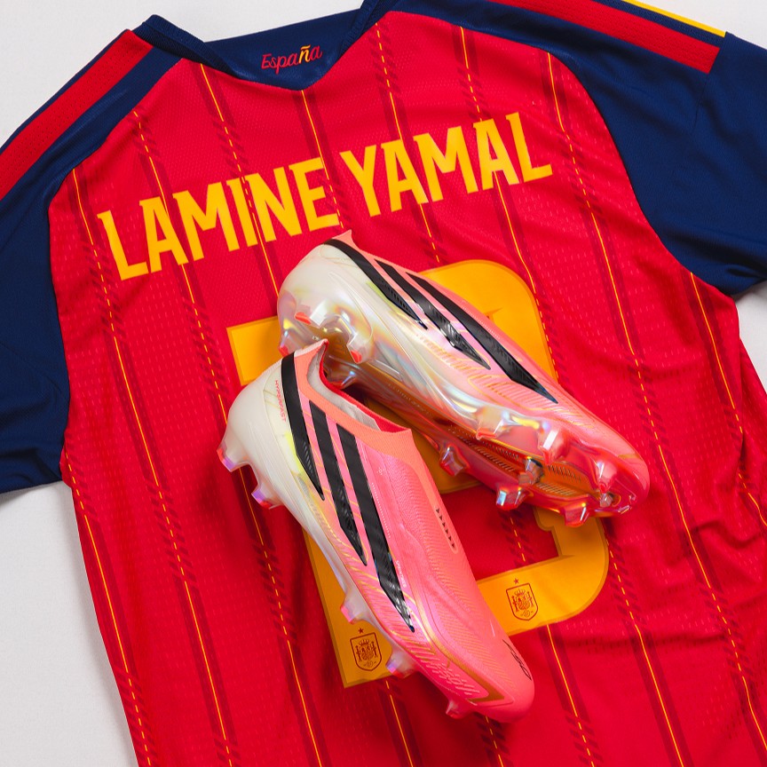 Shop Yamal cleats & jerseys