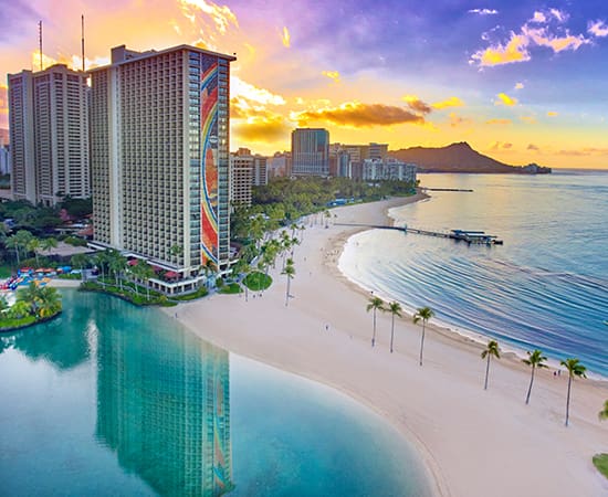 Oahu: Hilton Hawaiian Village Waikiki Beach Resort Package.