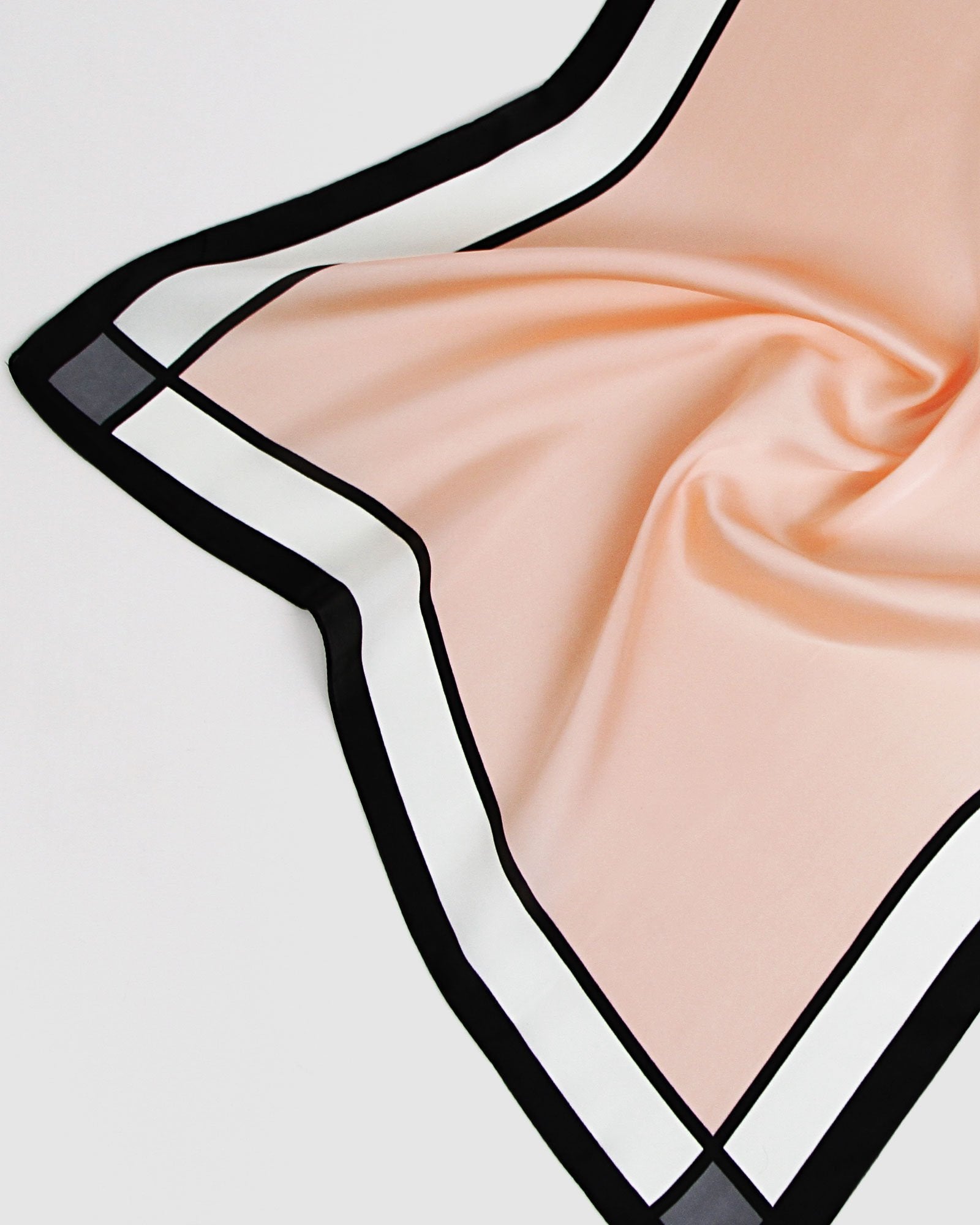 Image of New Yorker Fashion Scarf - Geo