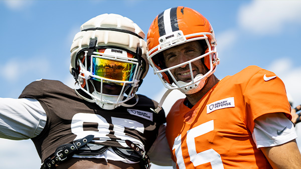 Image: David Njoku and Joe Flacco
