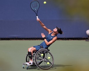Player serving