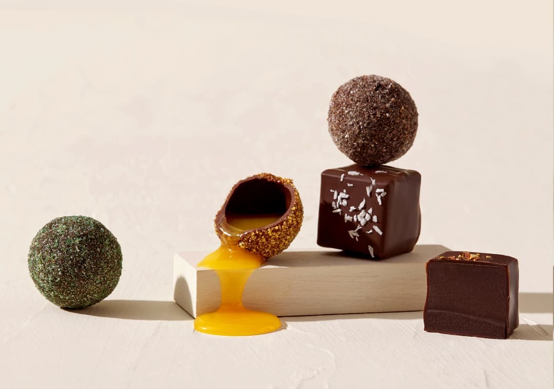 The five bonbon varieties from the Midnight Sun Collection.