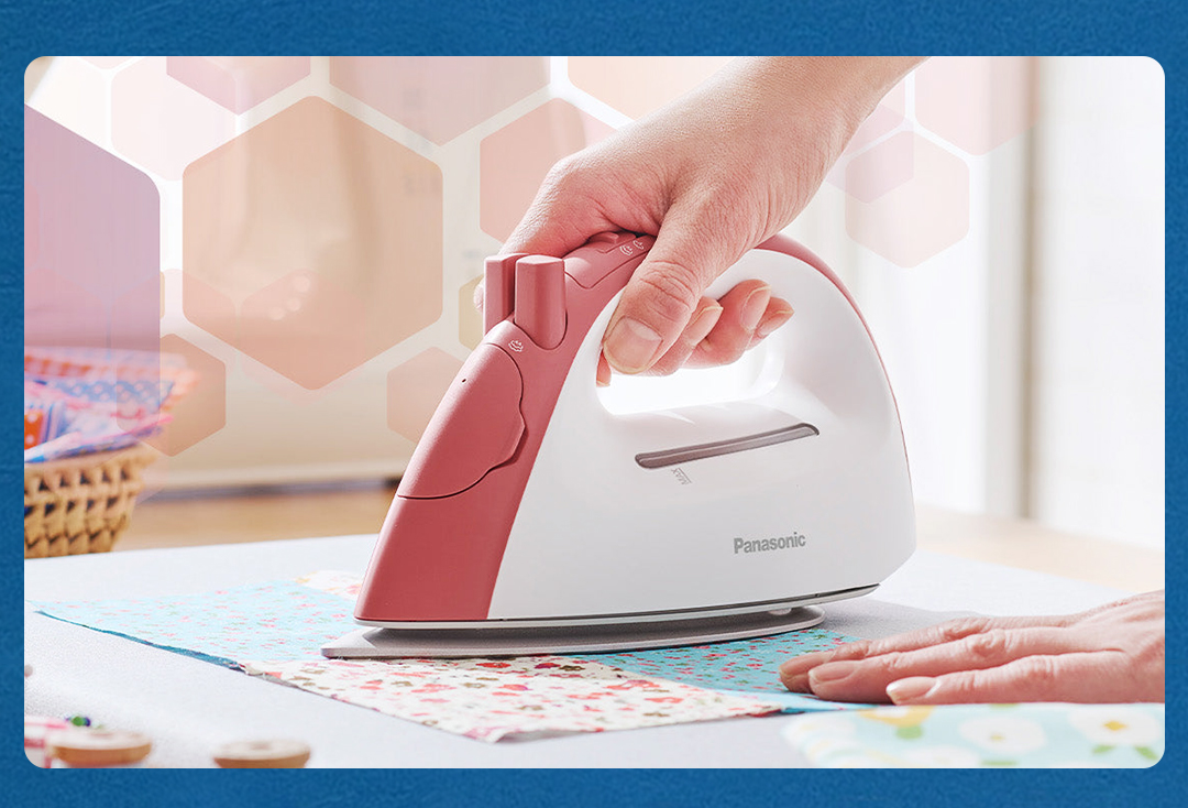 Cordless Lightweight Steam/Dry Iron, 1400W Non Stick Plate