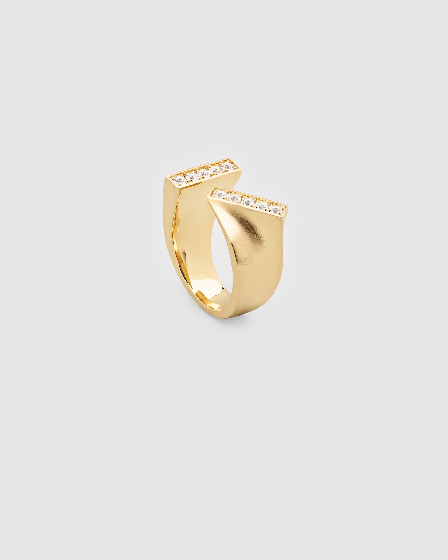 Tilt Ring Gold Brilliant