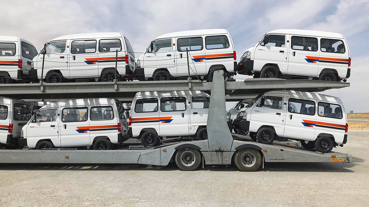 Chevrolet Dambas mini vans en route from the factory in Uzbekistan