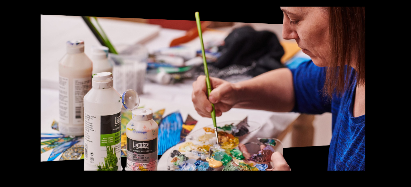 CHOOSING THE RIGHT ACRYLIC PAINT