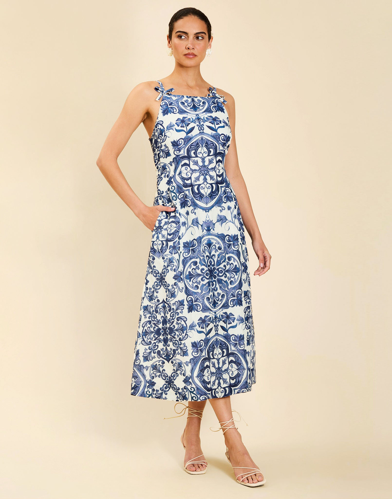 Image of Ladera Midi Dress