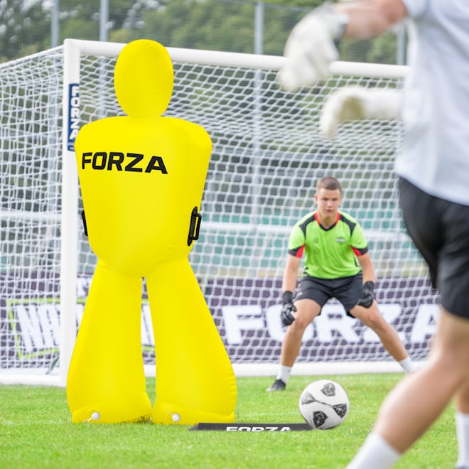 Goalkeeper training with the large GK Mannequin.