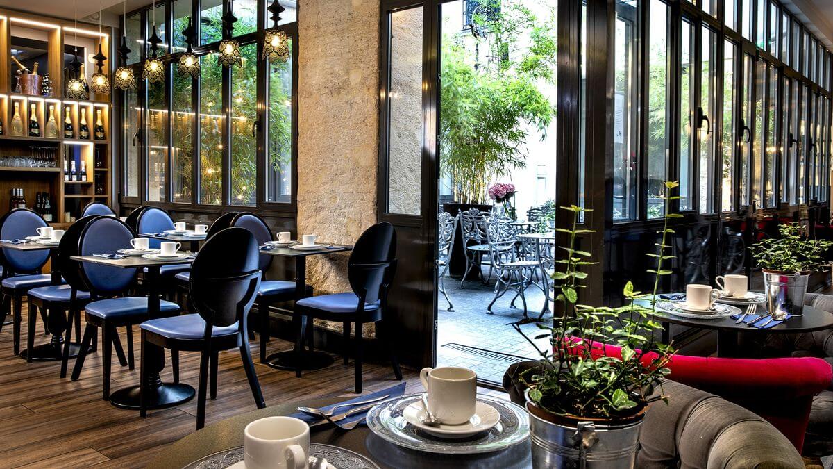 Stylish Parisian Boutique Hotel near Montmartre with Daily Breakfast & Daily Spa Access