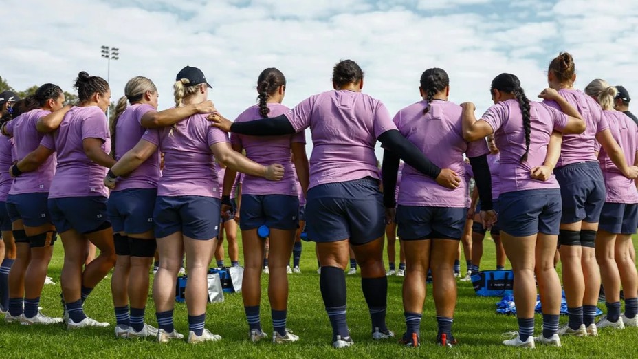 Black Ferns huddle
