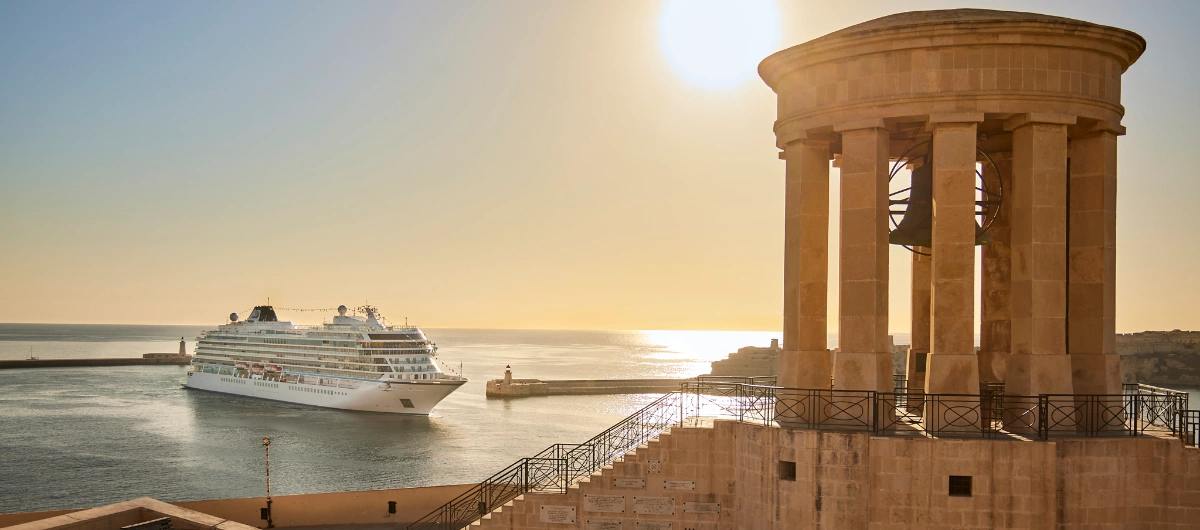 Mars Approaching Grand Harbor War Memorial Valetta