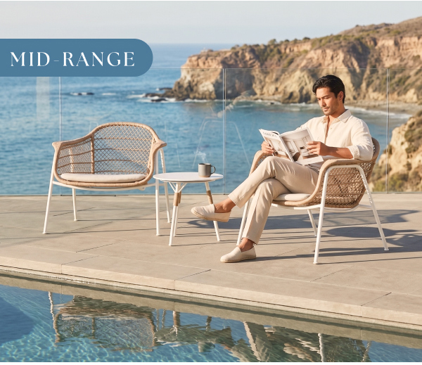 Gloster Fresco lounging set arranged on a modern outdoor terrace