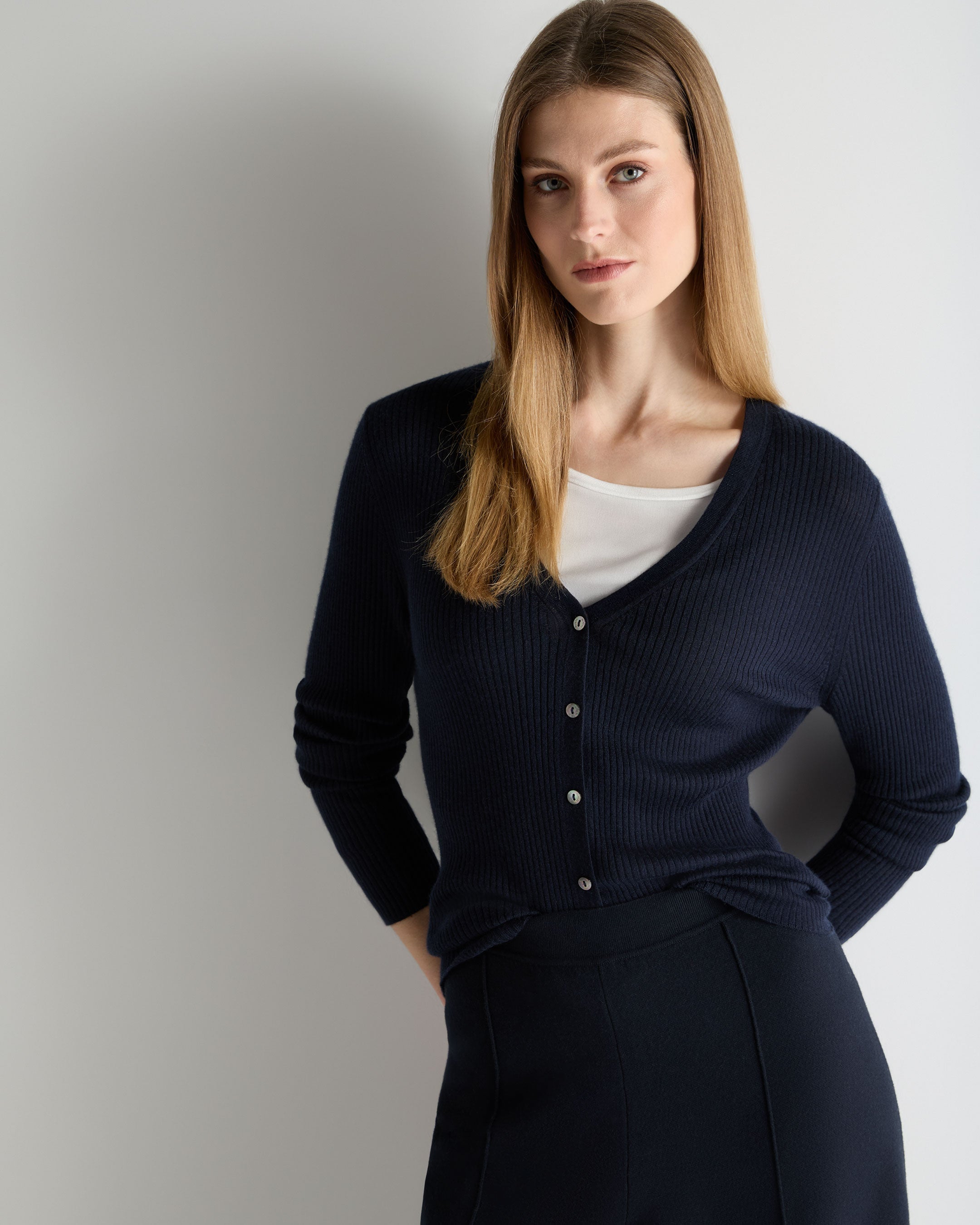 Image of Women's Superfine Cashmere Ribbed V Cardigan Navy Blue