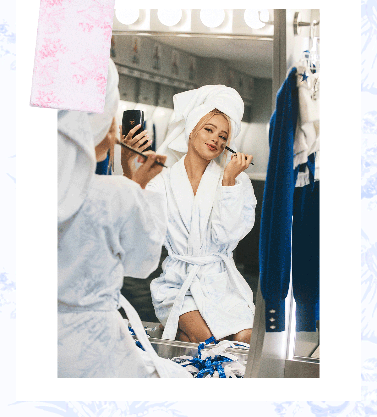 Cozy, cute, and campaign-ready with the Dallas Cowboys Cheerleaders, the stars of our new America’s Sweetheart collection. Prepping for the day with this iconic sisterhood has never looked dreamier. <SHOP THE COTTON COLLECTION> ROBE LIFE The girls are game day ready in our best-selling ultra-plush cotton robes and made-to-match headbands and towels.
