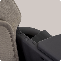 Adjustable design with click-on safety seat, 6 height positions and3-position mealtime tray