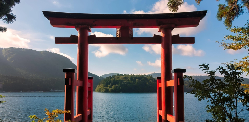 Red Torii Gate Lake Ashi Hakone