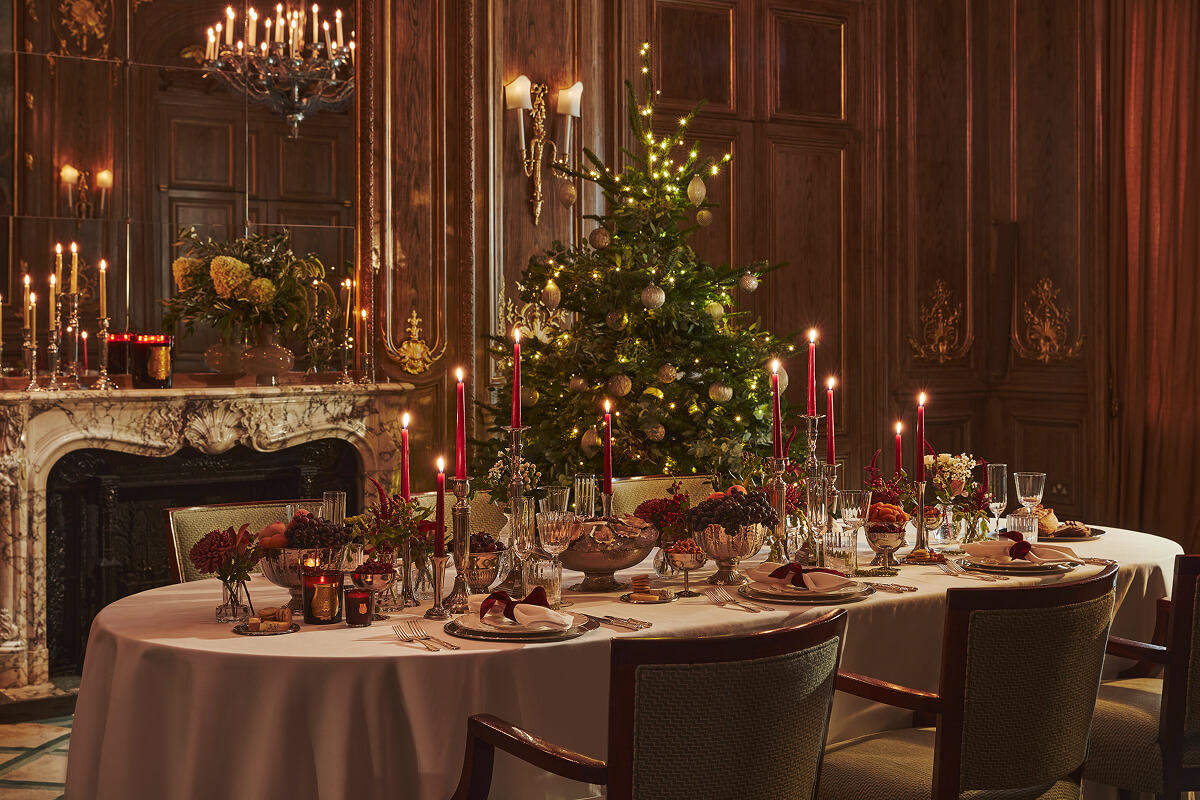 Festive dinner set-up in the French Salon