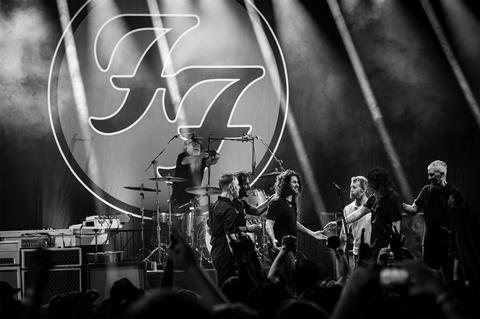 FOO FIGHTERS LIVE