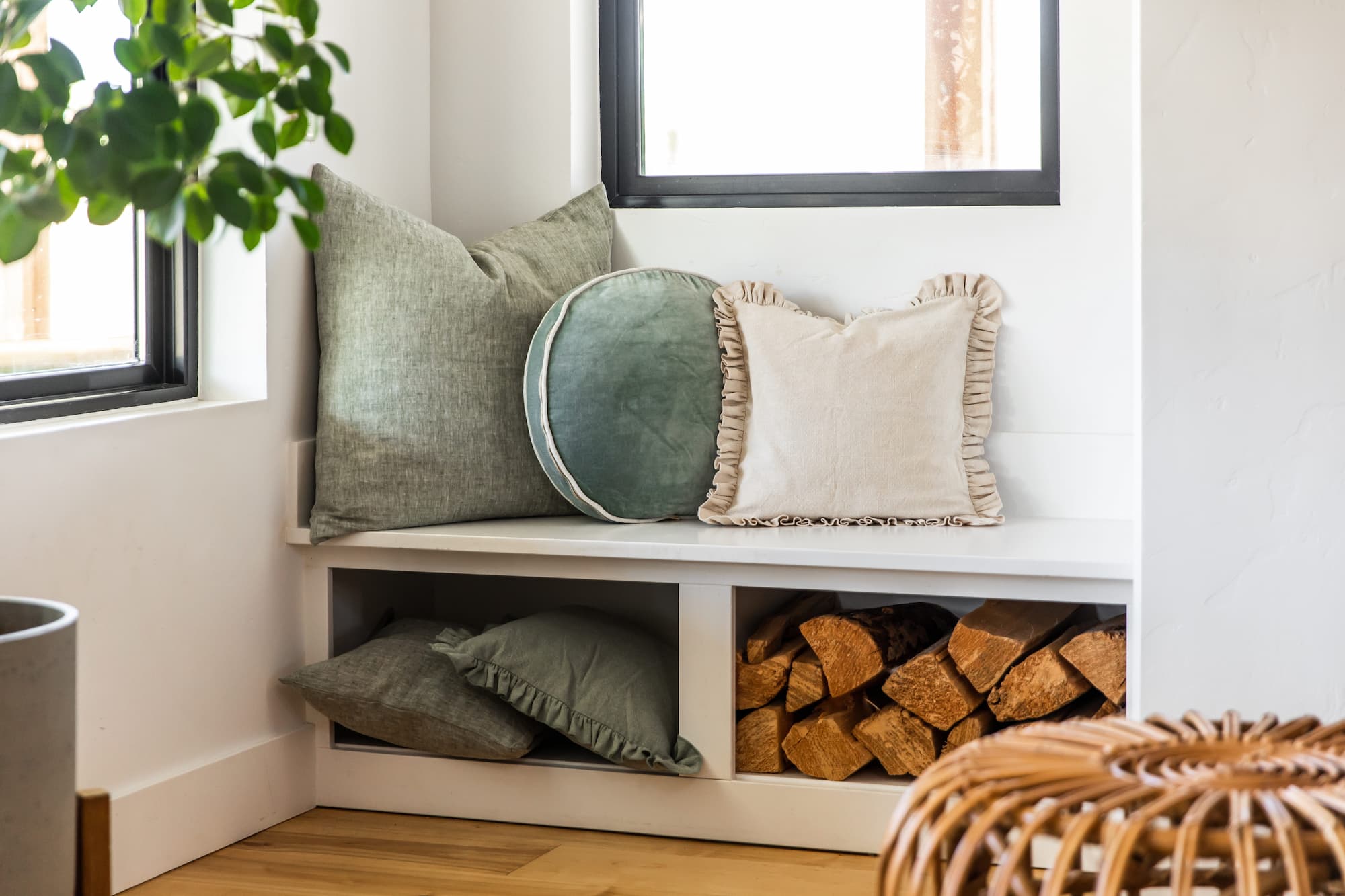 Linen — detail