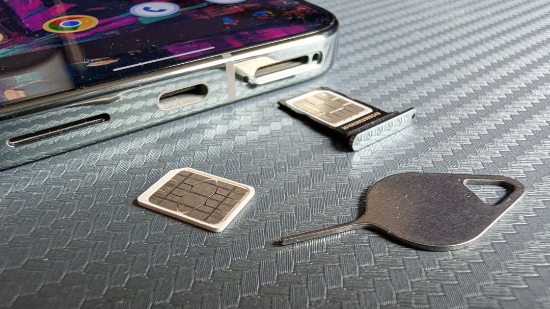 Using Two SIM Cards Is Easy and Can Save You Money. Here's How to Do It