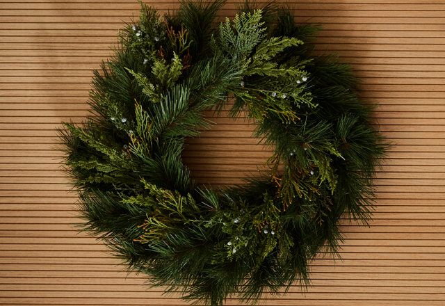 Outdoor Holiday Wreath Sale