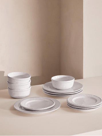 Dinnerware set