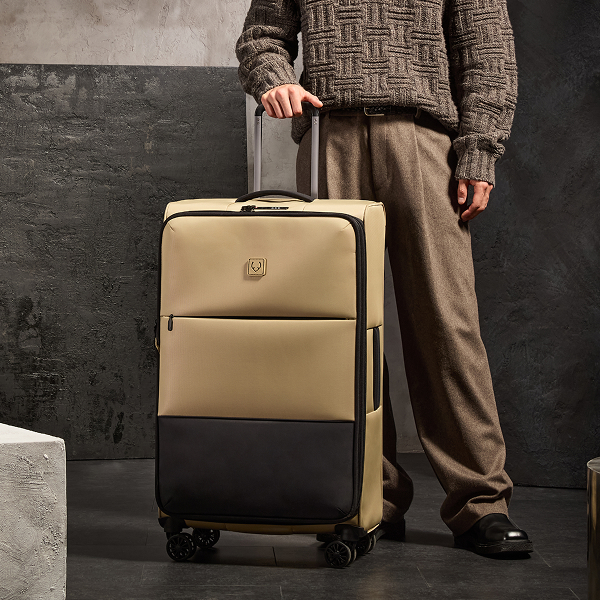 Black Friday: up to 30% off Antler soft shell suitcases