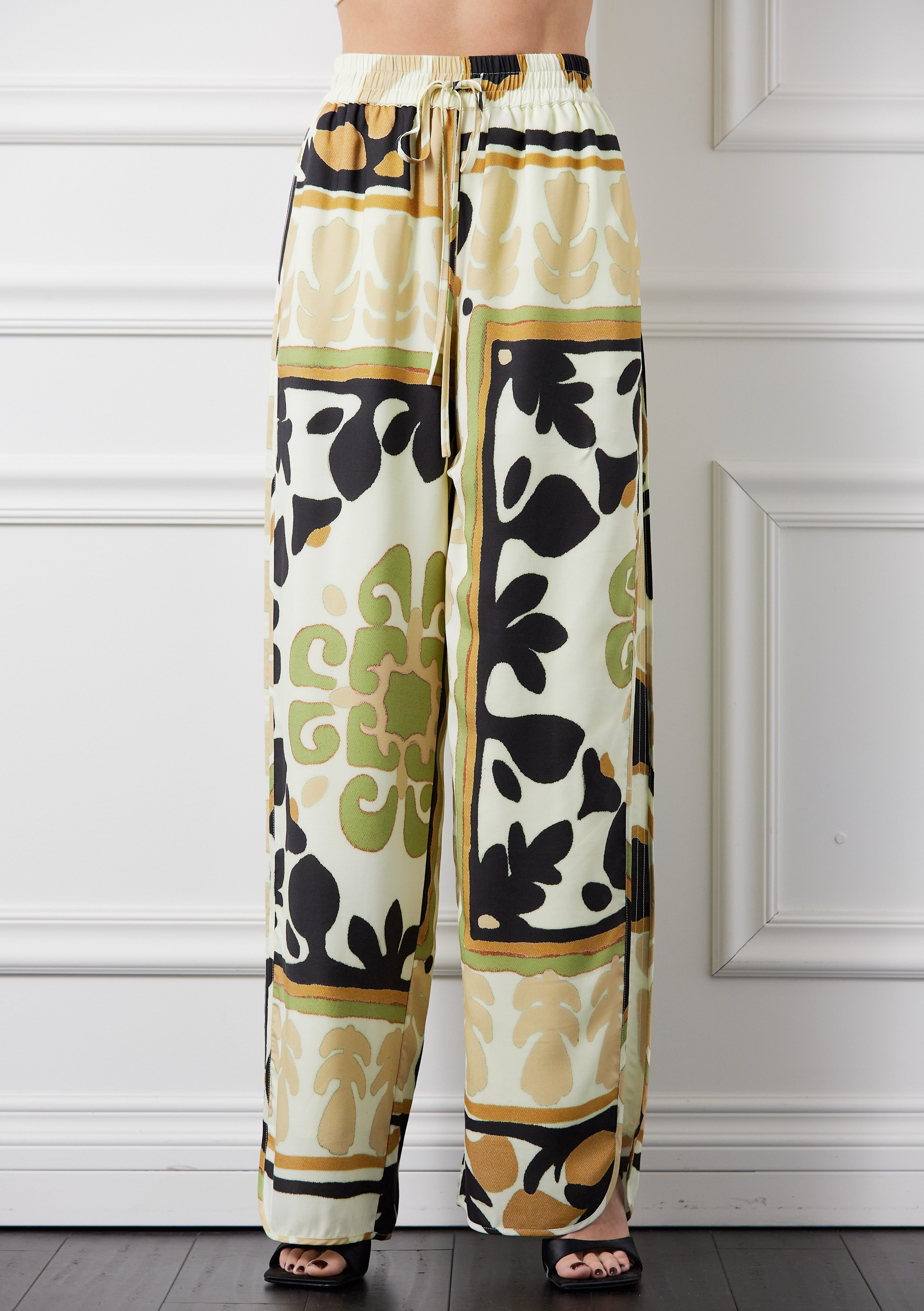 Image of Yuvanna Tapestry Print Drawstring Pants