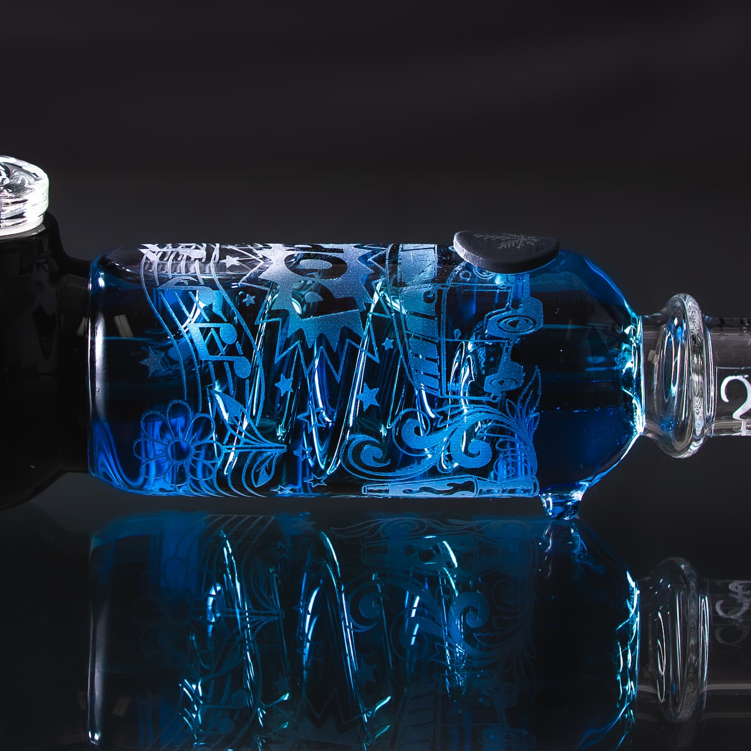 Blue Drop 3 glycerin chamber with engraved glass artwork