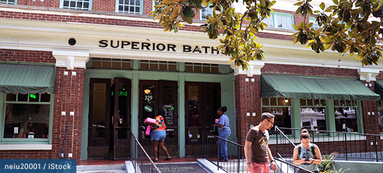Visitors outside Superior Bathhouse Brewery in Hot Springs National Park