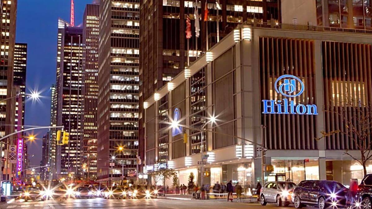 Stylish Manhattan Hilton Escape Opposite Museum of Modern Art with Onsite Bar, Restaurant & Lounge 