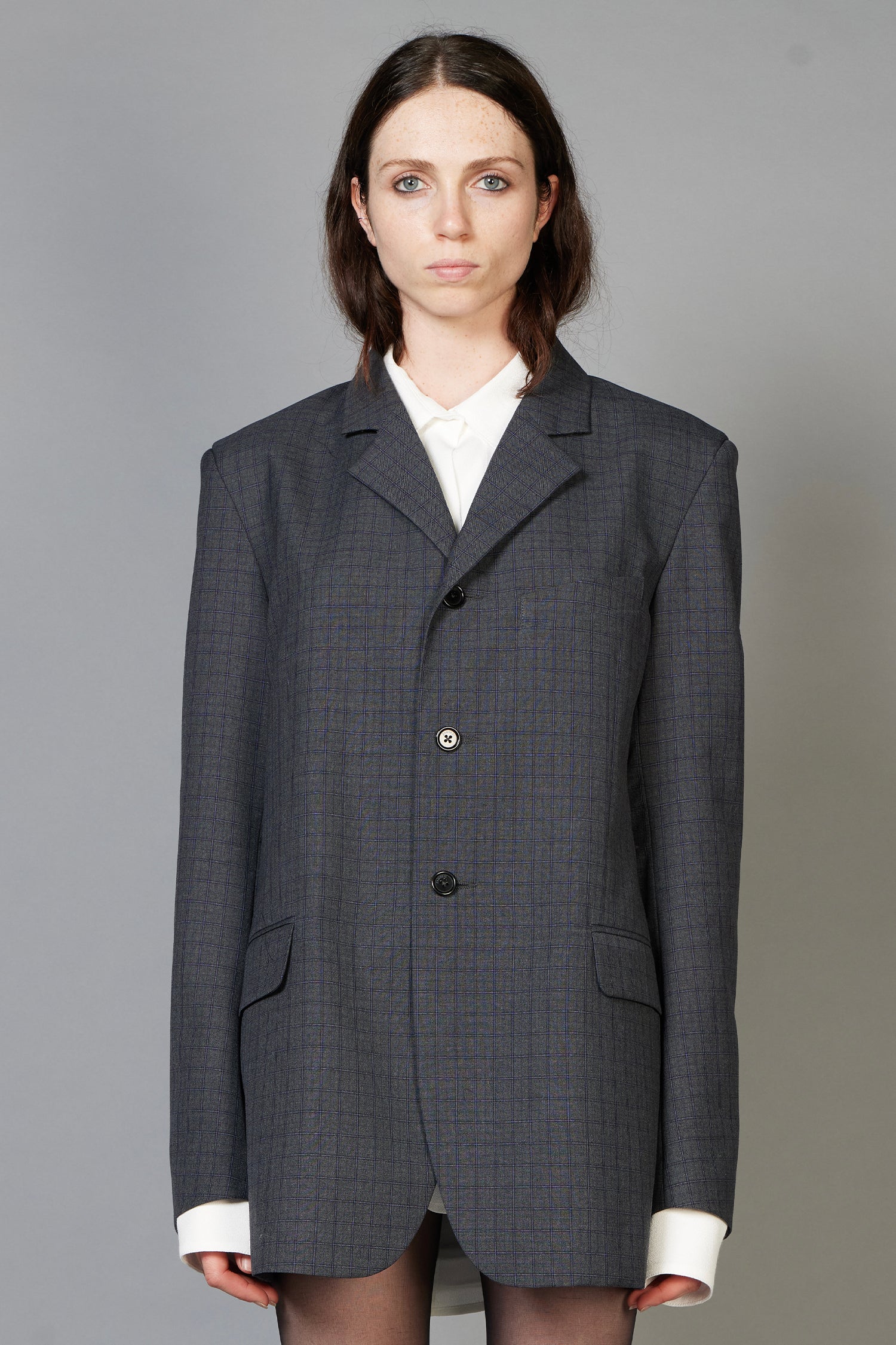 THE AUTEUR IN GRAYCHECK, AW26