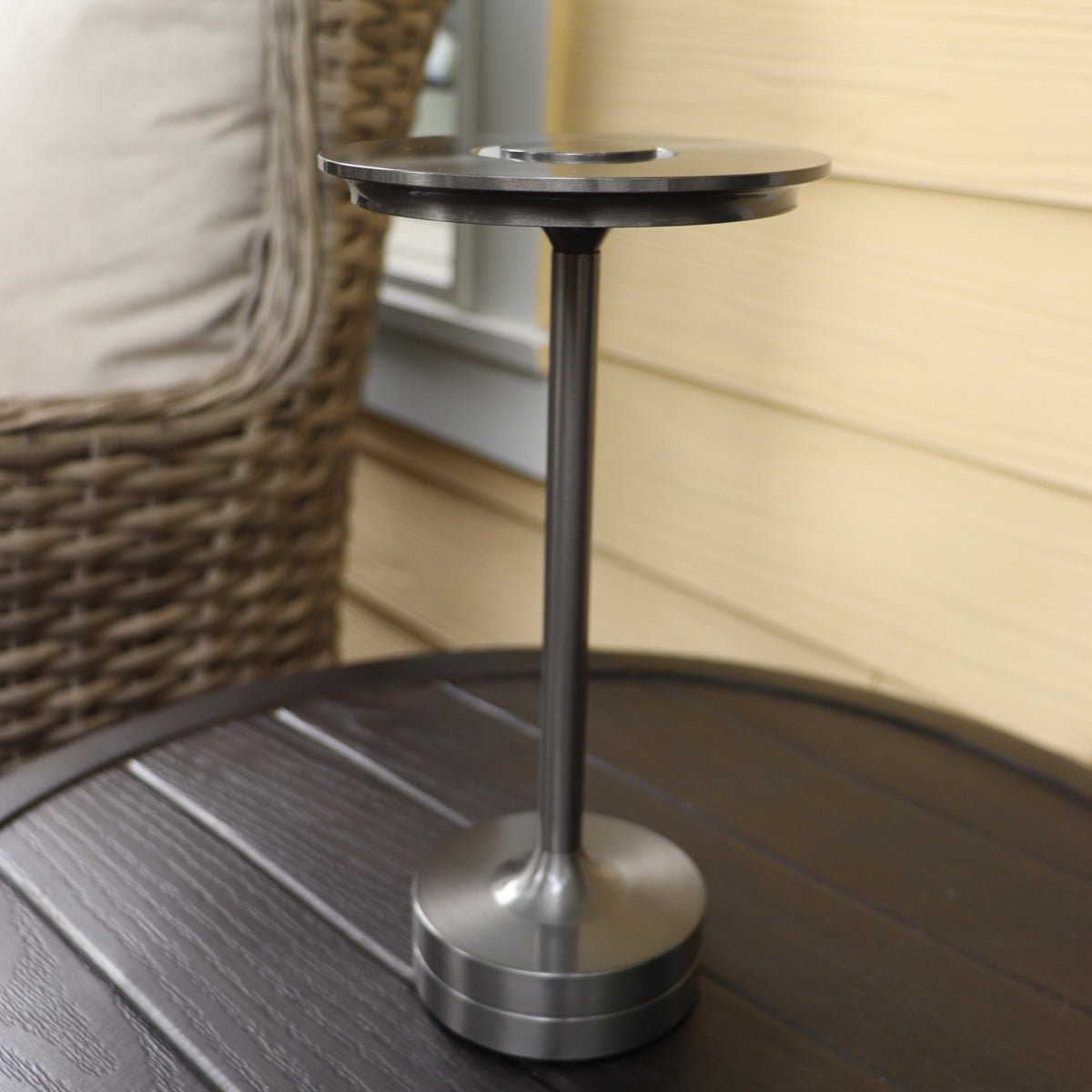 Image of Indoor/Outdoor Bug Deterrent Lamp