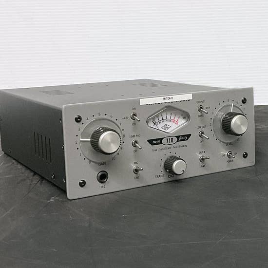 Universal Audio 710 Twin-Finity Microphone Preamp