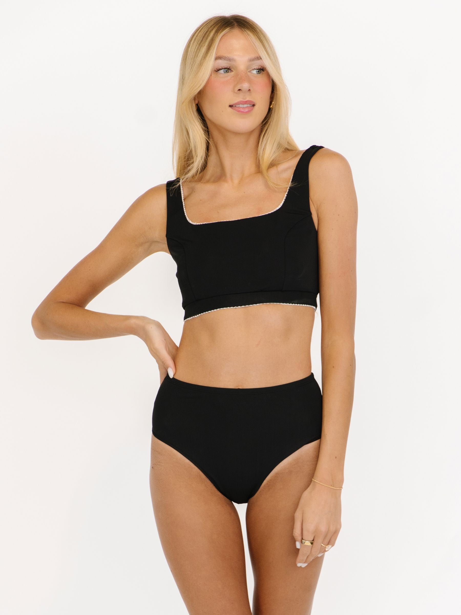 Image of Black Scoop Bralette
