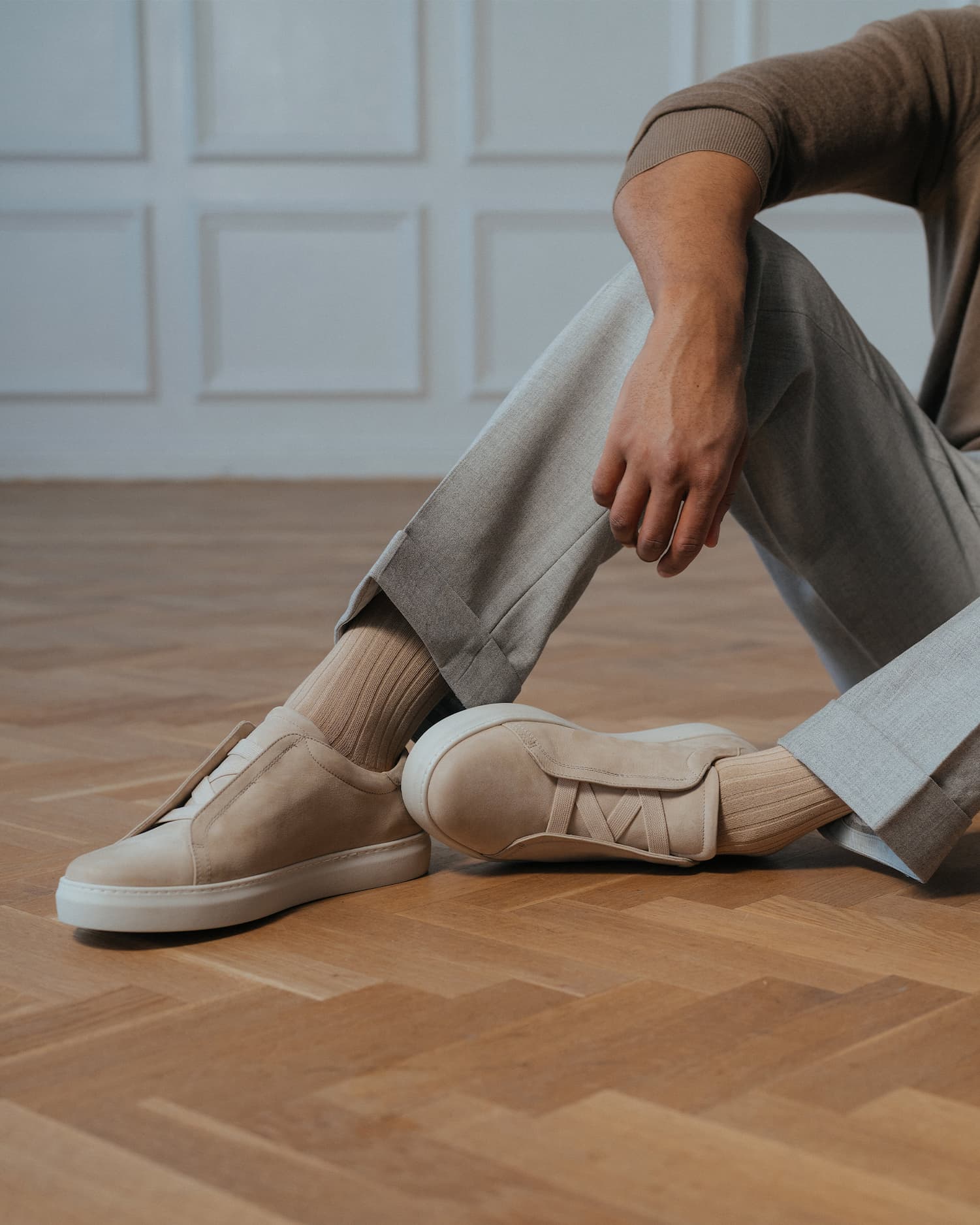 Alno II beige nubuck sneakers, lifestyle