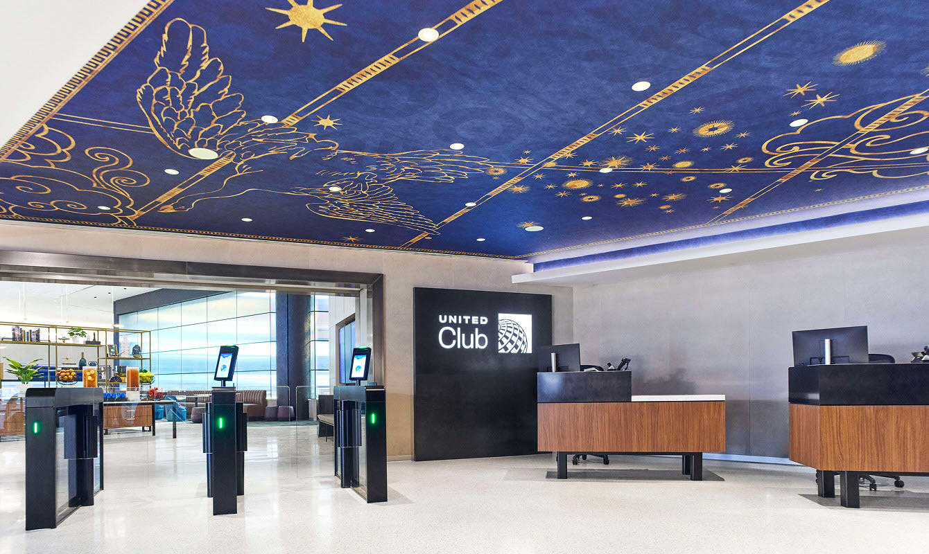 The entrance of a United Club location