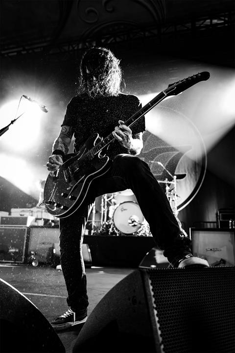 FOO FIGHTERS LIVE