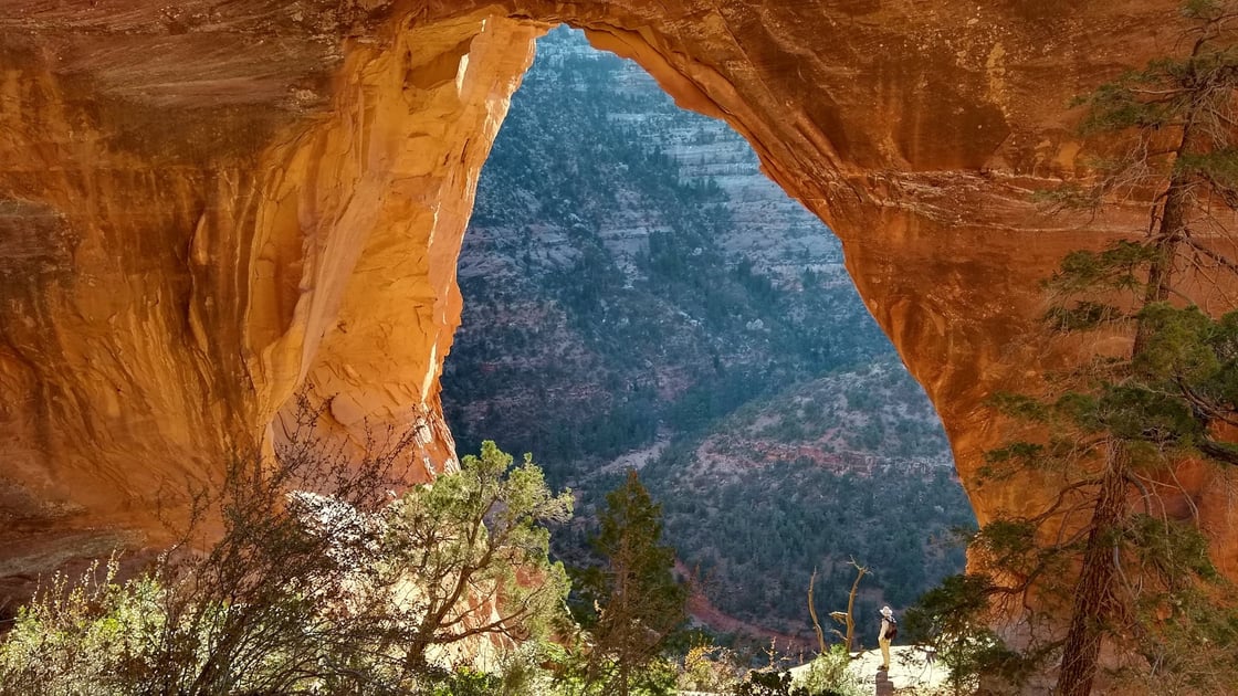 bears-ears-national-monument-arch-view-no-people