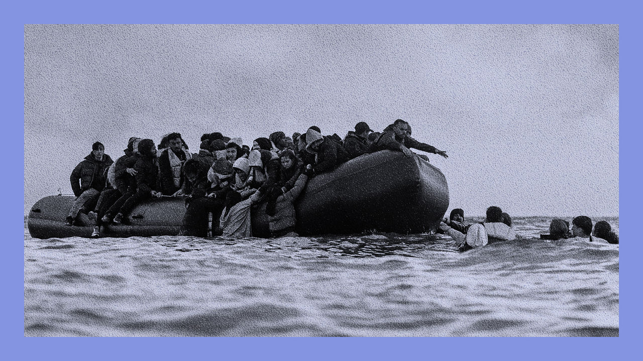 Migrants board a smuggler's boat in an attempt to cross the English Channel, off the beach of Gravelines, north of France