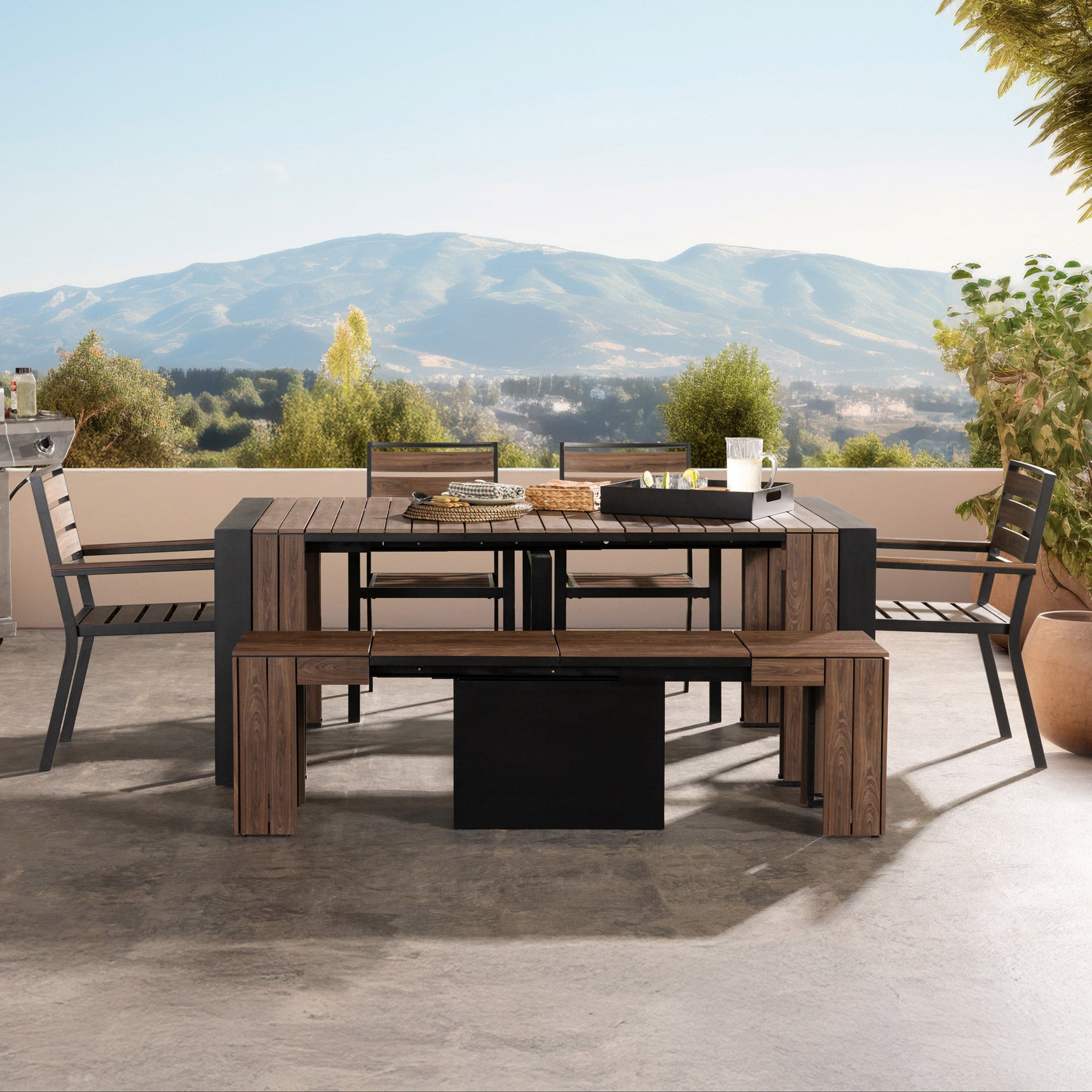 Transformer Table Extendable Outdoor Dining Set