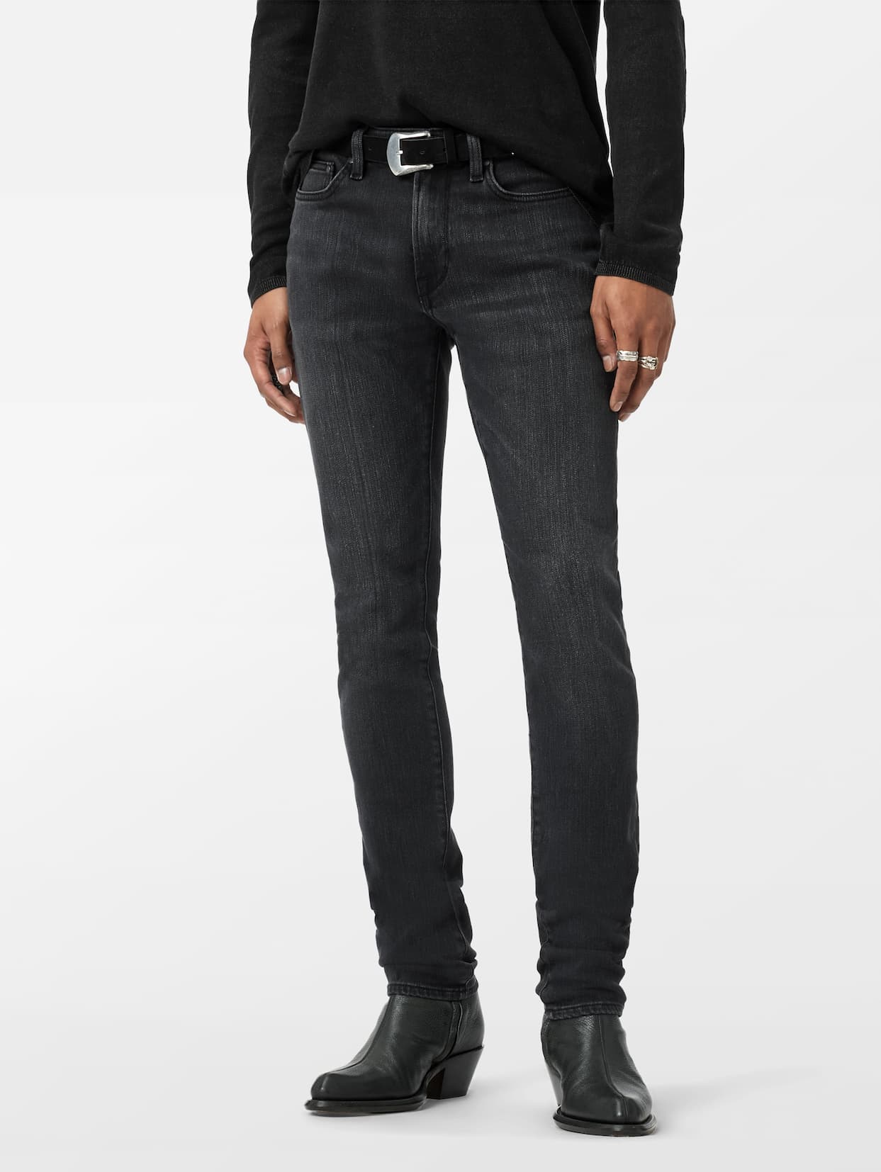 J702 - SLIM FIT JEANS