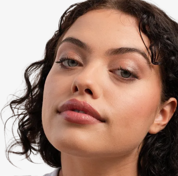 The Do's and Don'ts of Mixing Foundation with Sunscreen