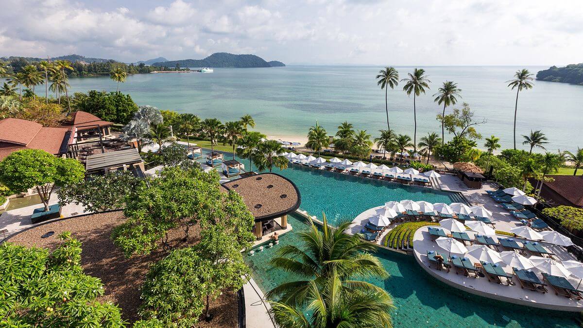 Phuket Beachfront Paradise with All-Inclusive Dining, Nightly Free-Flow Cocktail Hour & Massages